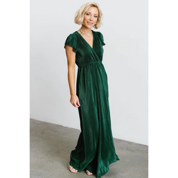 Baltic Born Dresses & Skirts - Baltic Born Athena Pleated Maxi Dress in Forest Green Size Small